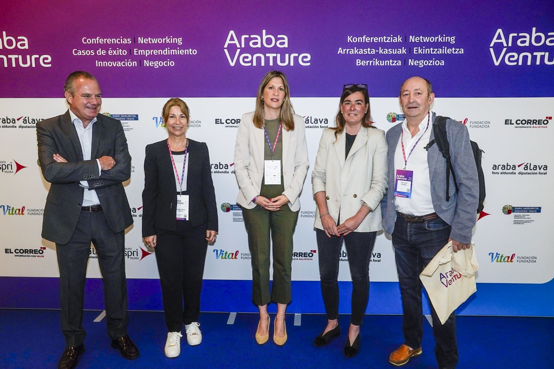Aitor Cabanera, Garbiñe Henry, Saray Zárate, María Zabaleta y José Luis España.