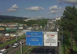 Finalizan las retenciones en la A-8 en Malmasín hacia Cantabria por un accidente entre cuatro vehículos