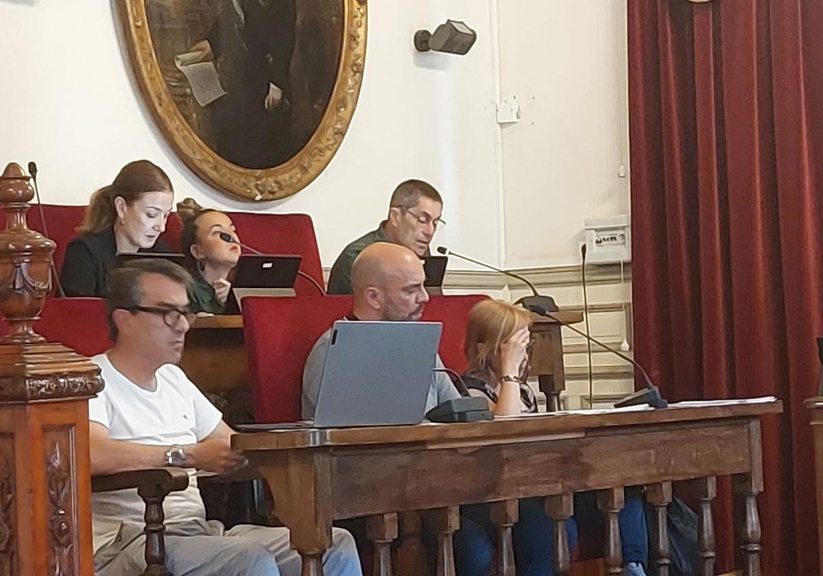 El concejal de Urbanismo, Edorta Rodrigo, toma la palabra durante la sesión plenaria.