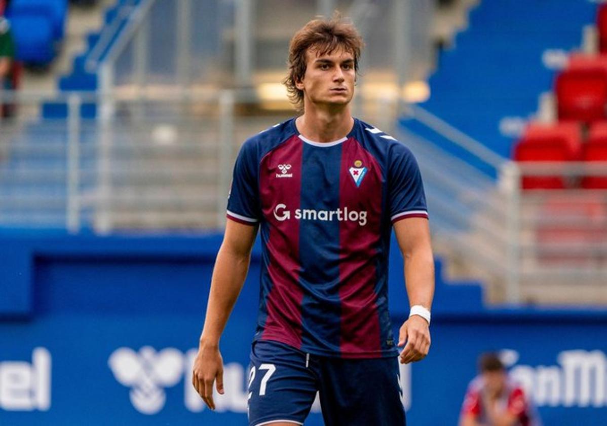 Slavy apenas pudo lucir la camiseta azulgrana en cinco partidos ligueros y uno de Copa.