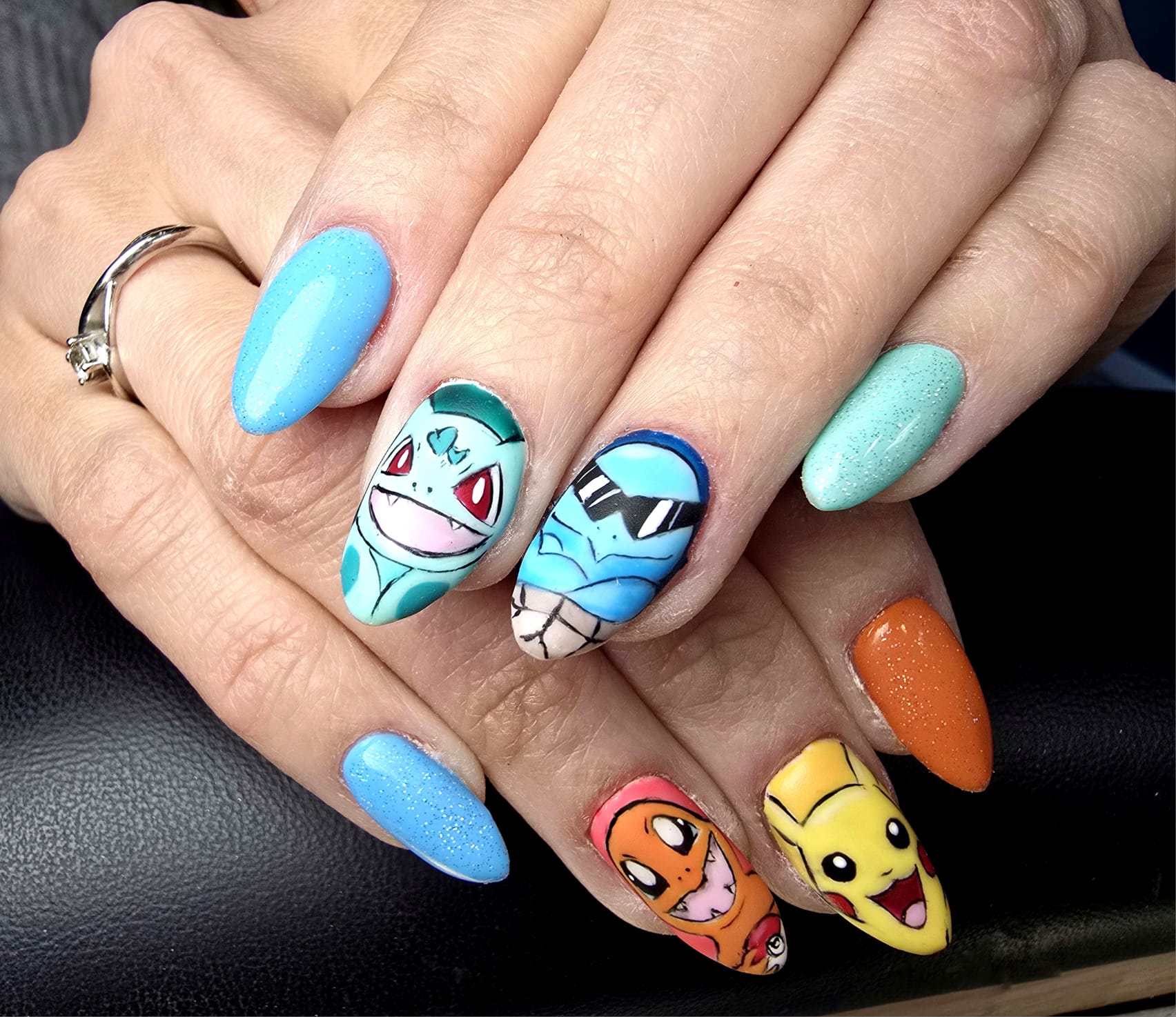 La artista de uñas con lista de espera: Jessy revoluciona Santutxu con sus diseños únicos