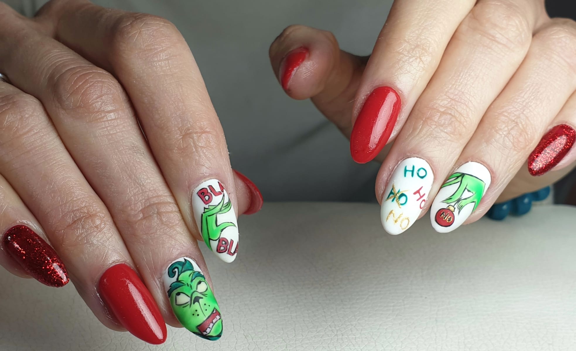 La artista de uñas con lista de espera: Jessy revoluciona Santutxu con sus diseños únicos