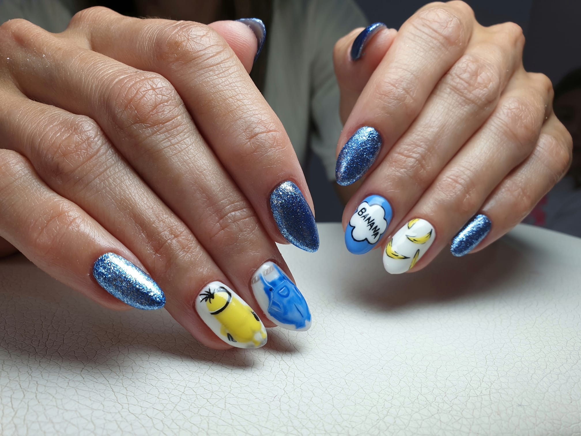 La artista de uñas con lista de espera: Jessy revoluciona Santutxu con sus diseños únicos