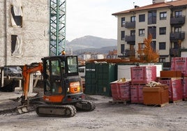 Visión de lasobras en la calle Federico Barrenengoa en 2024.