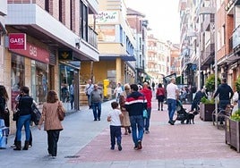 La calle Torrene es uno de los epicentros comerciales del barrio de Algorta.