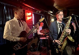 Spencer y el benjamín Dan Criscuolo a la guitarra.