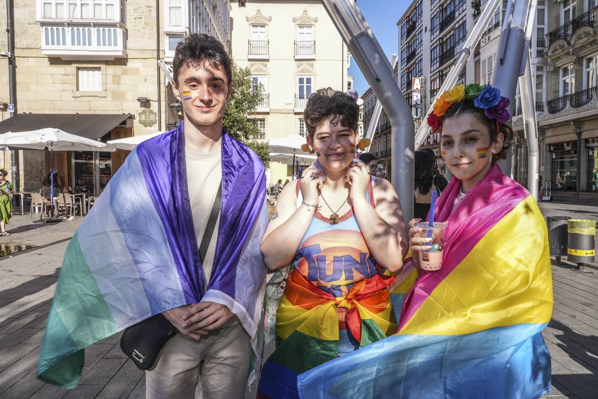 La marcha del orgullo toma el centro de Vitoria