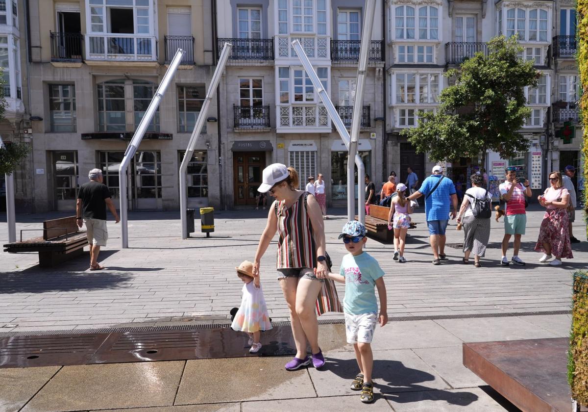 Los termómetros han alcanzado este domingo los 35 grados en Vitoria.