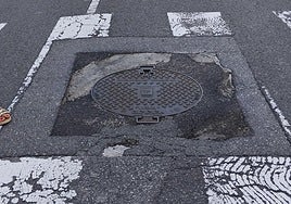 Estado de la alcantarilla por la que cruzó la víctima del accidente.