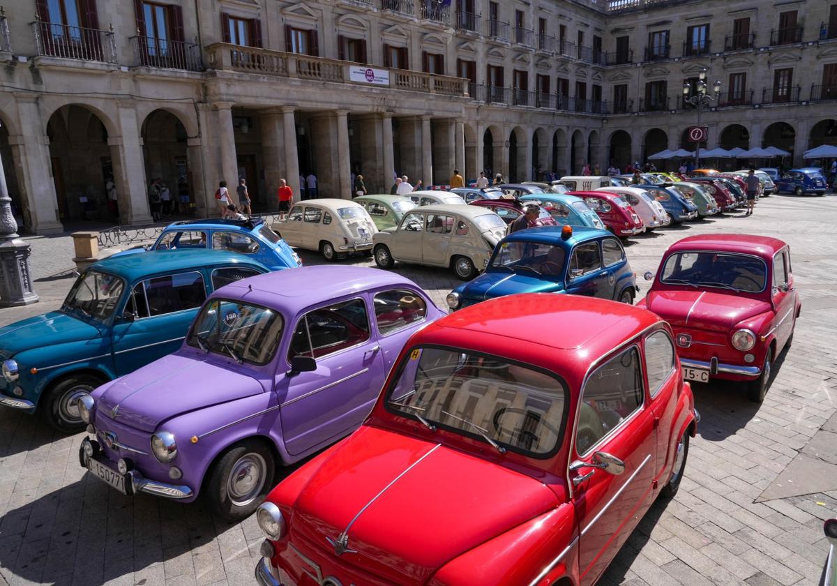 Los SEAT 600 invaden Vitoria