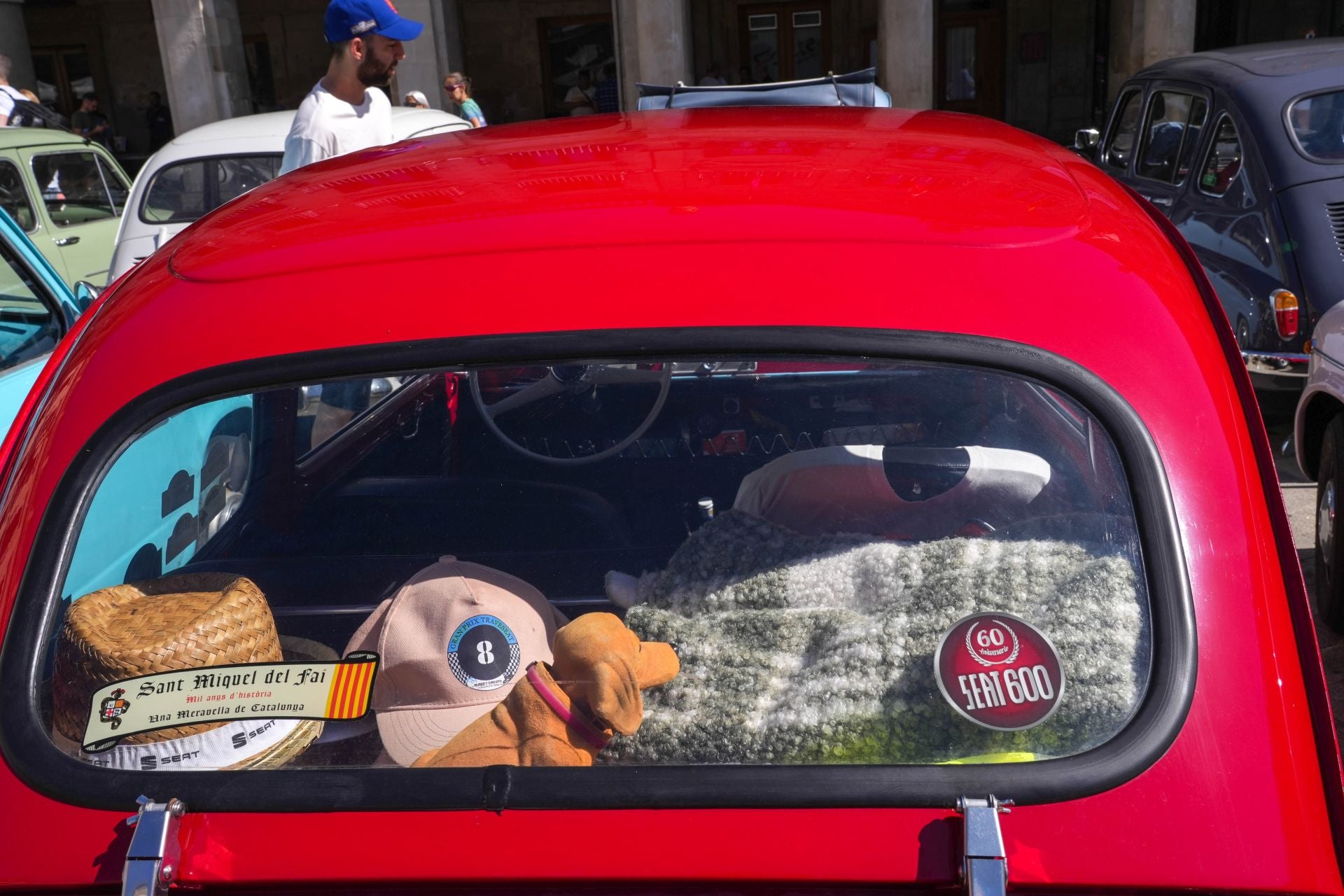 Los SEAT 600 invaden Vitoria