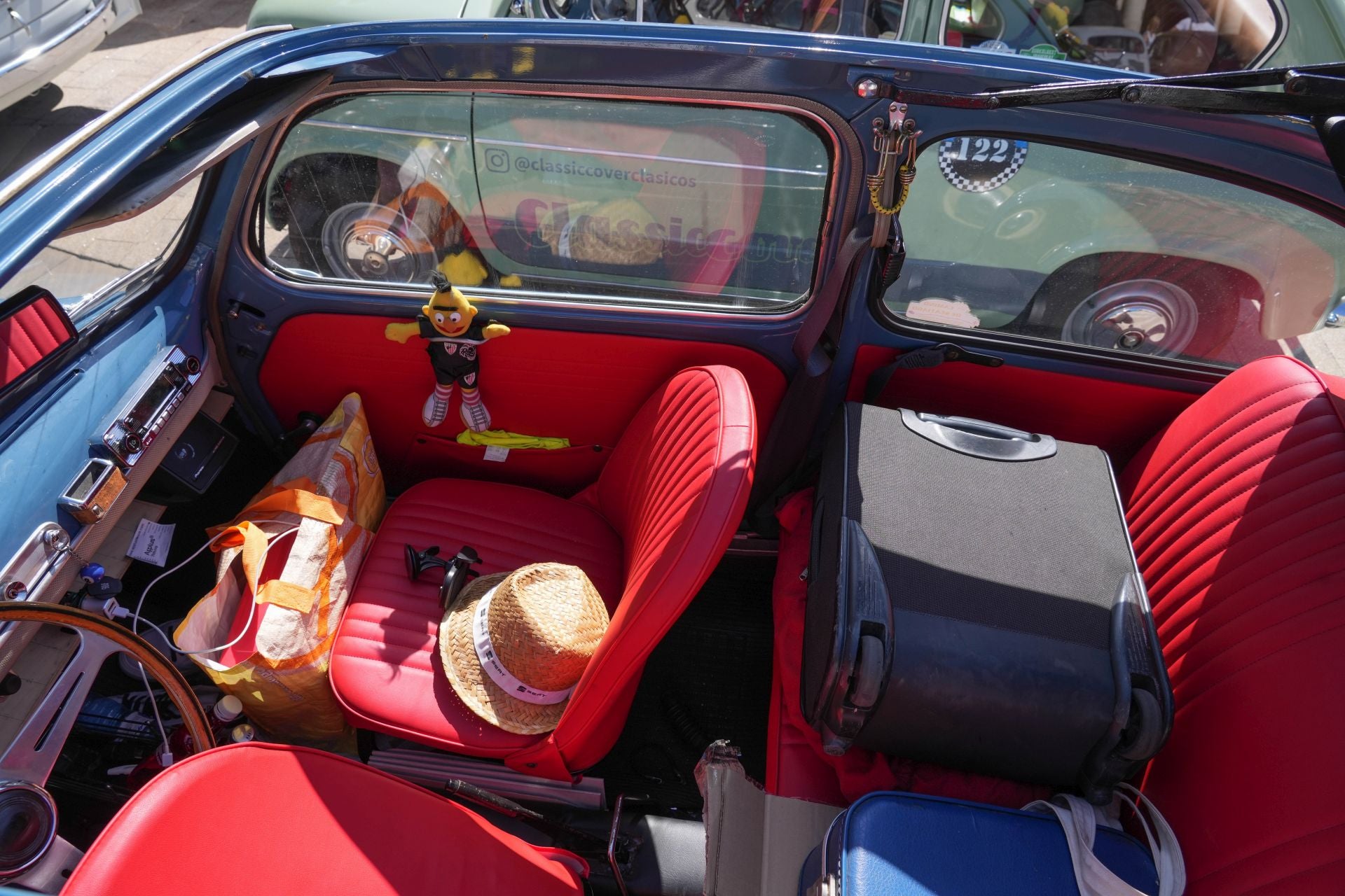 Los SEAT 600 invaden Vitoria