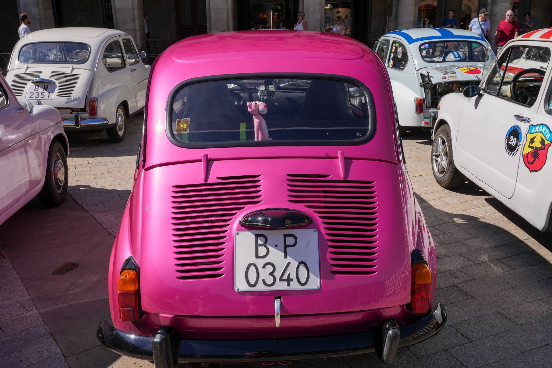 Los SEAT 600 invaden Vitoria