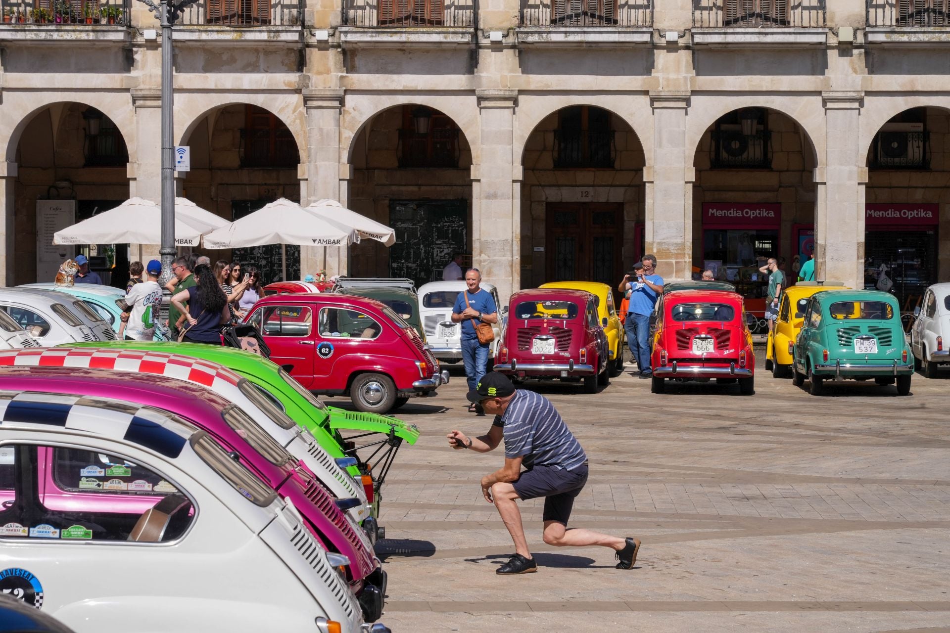 Los SEAT 600 invaden Vitoria