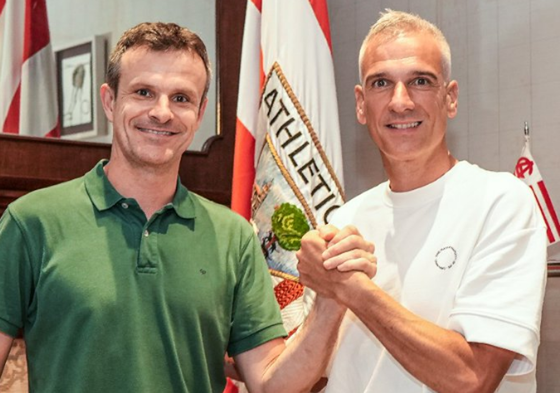 Jon Uriarte con Javi Lerga.