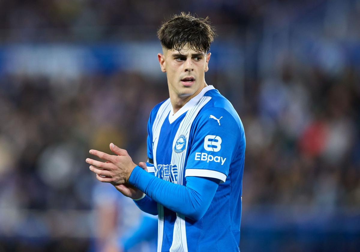 Adrián Pica, con el Alavés.