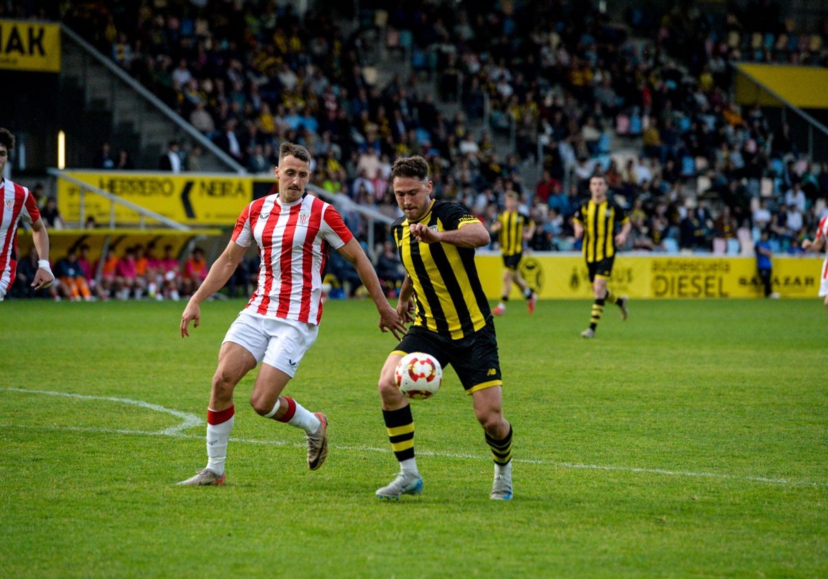 Xabi Irurita y Álex Valiño durante el Barakaldo-Bilbao Athletic.