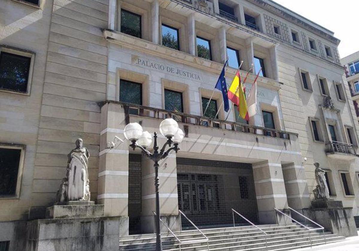 Tres años de máximo en un psiquiátrico para un hombre por robar el móvil a un menor en Bilbao