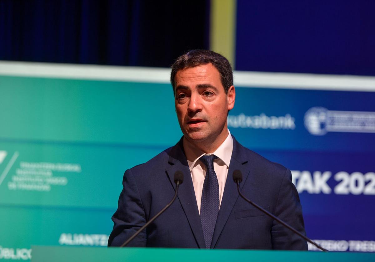 El lehendakari Imanol Pradales en el Encuentro Instituto Vasco de Finanzas.