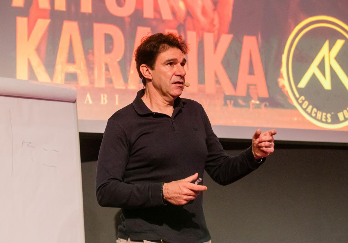 Karanka, en su ponencia durante el reciente Congreso de Entrenadores.