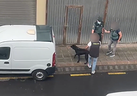 La Guardia Civil registra un local en Gallarta en una operación contra la delincuencia común