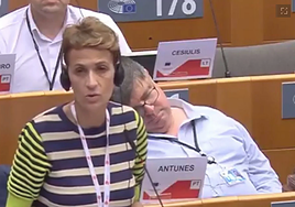 La siesta de un eurodiputado de Malta durante el discurso de María Chivite en Bruselas