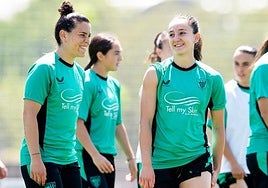 Leire Baños y Jone Amezaga, durante un entrenamiento de la pasada temporada.