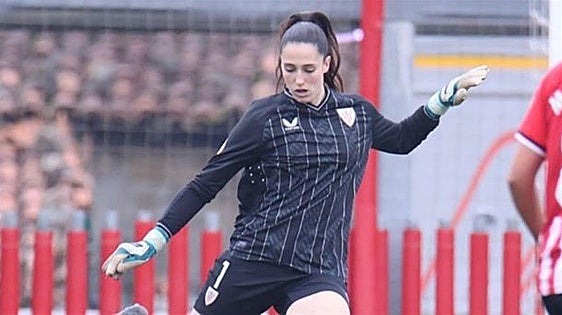 La marcha de Quiñones del Athletic no supondrá la vuelta de Astralaga, que seguirá cedida en el Eibar