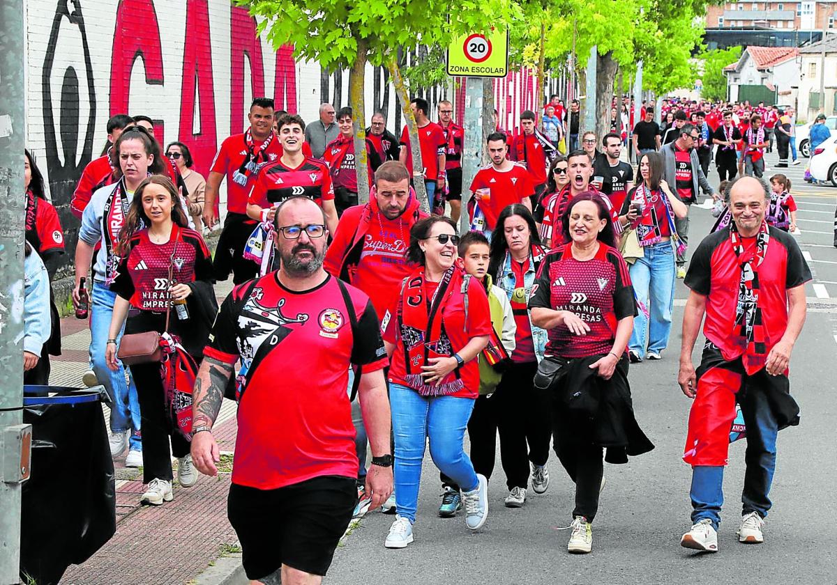 Habrá que esperar al menos hasta noviembre para volver a ir caminando a Anduva.