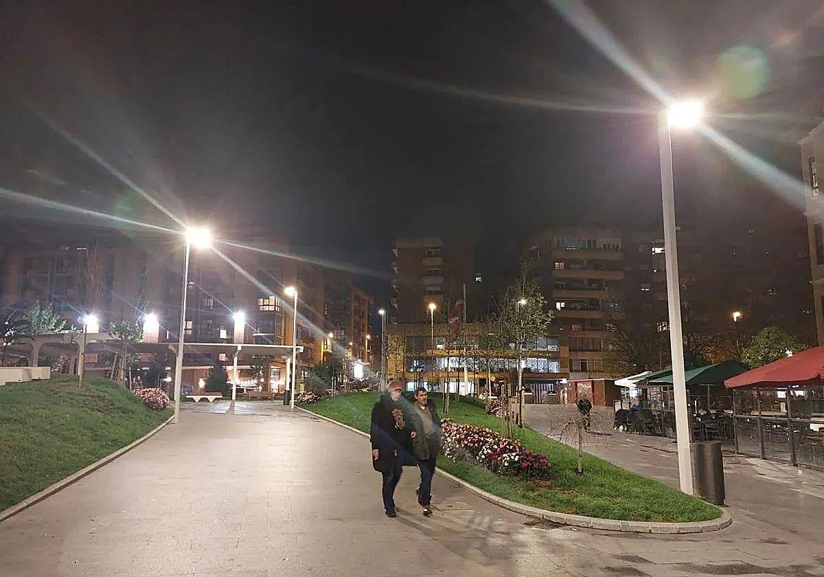 Las nuevas lamparas led permitirán al municipio un ahorro de 43.000 euros anuales en su factura eléctrica.