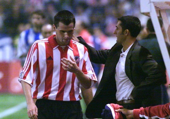 Valverde y Orbaiz, en una foto de la temporada 2000-01 ante el Dépor.
