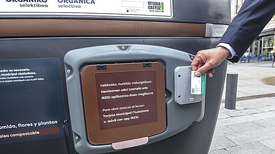 Vitoria retrasa 3 meses el cobro de la subida histórica de las basuras: de 56 a 132 euros