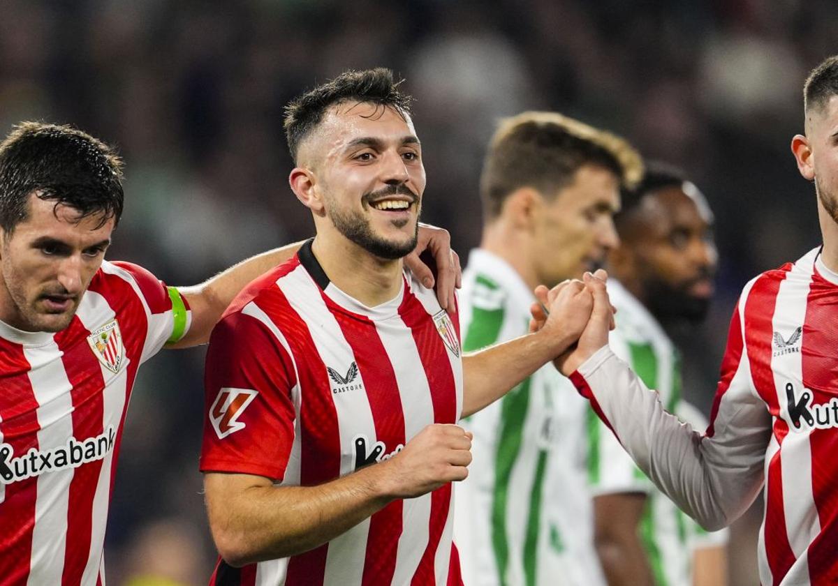 El gesto de Aitor Paredes con un aficionado rojiblanco que no llegaba a la estación de Bilbao a coger el autobús