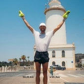 Correr 2.500 kilómetros por toda España en 50 días: la parada en Bilbao del reto solidario del influencer 'Pitufollow'