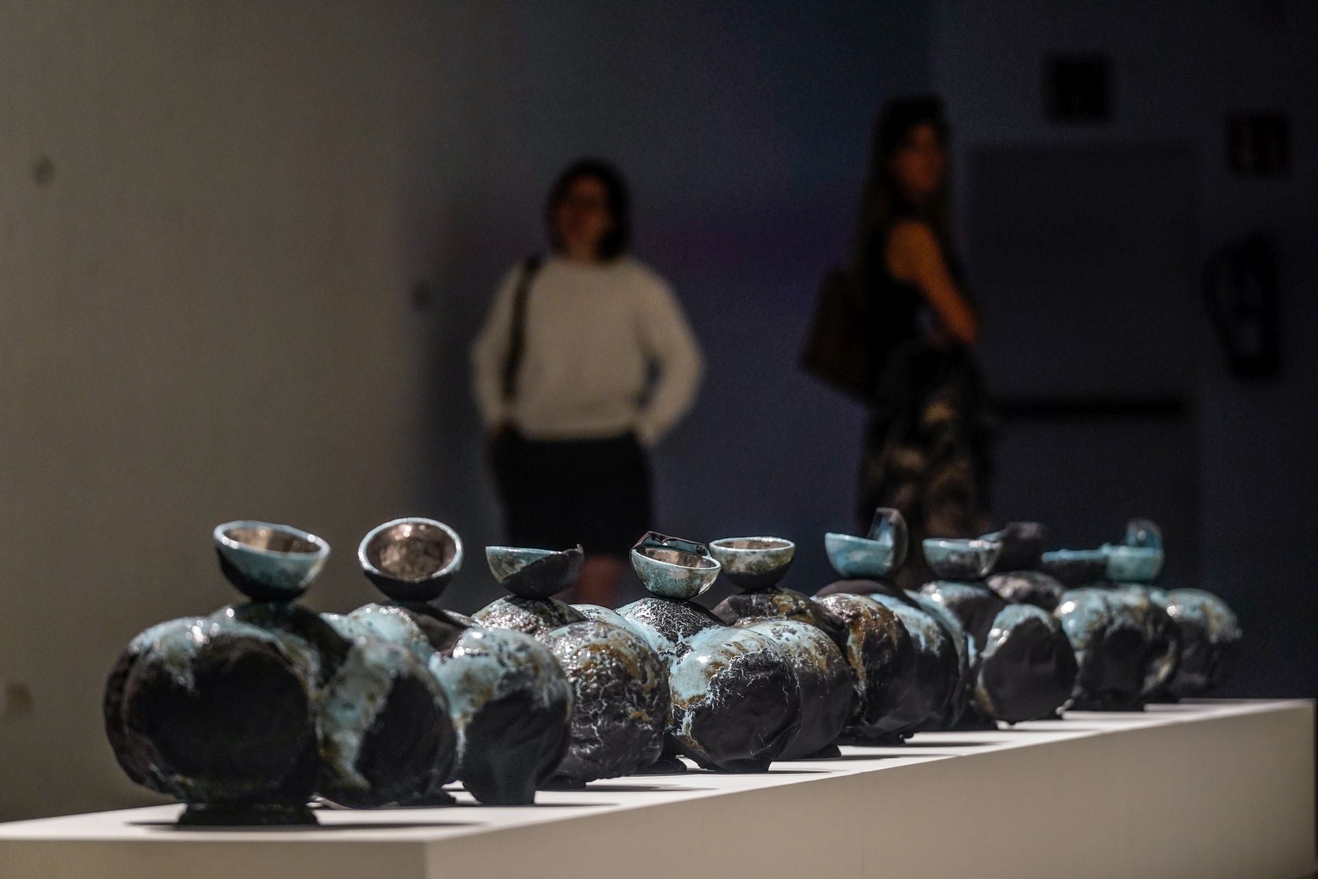 La artista vasca Mar de Dios expone &#039;Espejo de agua y flores&#039; en Vitoria
