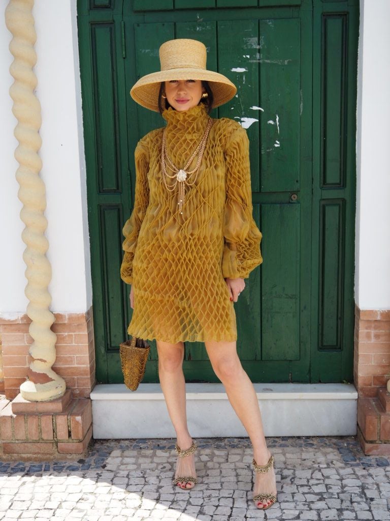 Paula, la invitada vizcaína que deslumbró en una boda en Madrid embarazada y con transparencias