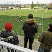 Un partido de fútbol escolar ajeno a la información de la sanción
