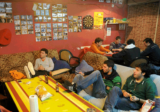 Por qué la juventud vasca pasa de encerrarse en la lonja