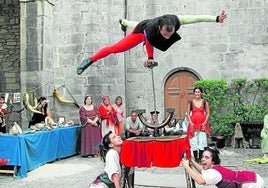 Artziniega también celebra en septiembre su tradicional mercado medieval.