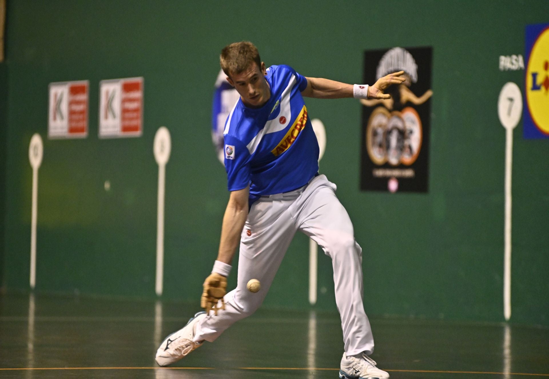 Mariezkurrena II dominó la zaga y finalizó un par de tantos.