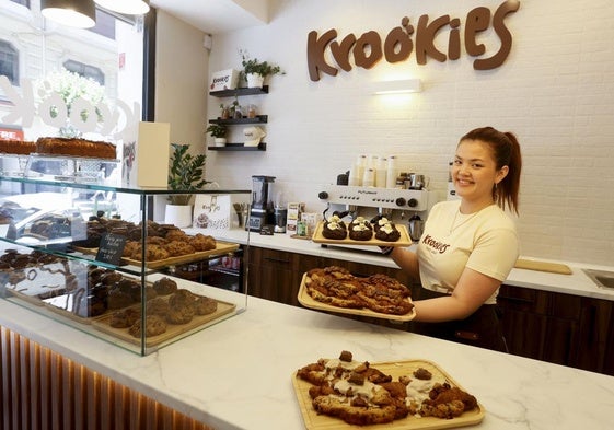 Nayelis y su familia endulzan Bilbao con su nueva pastelería y unos cruasanes que vuelan