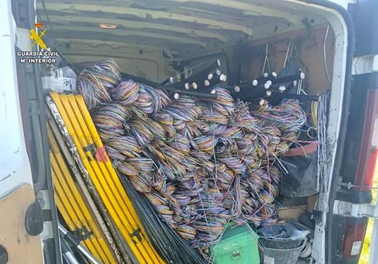 Detenidos cuatro vecinos de Bizkaia por el robo de 923 kilos de cable de cobre en Valladolid