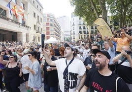 El centro de Bilbao late con fuerza en el cierre de Bereziak