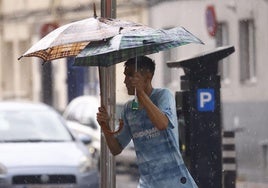 Reducen la alerta naranja por tormentas en Euskadi a aviso amarillo