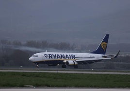 La tormenta impide aterrizar en Vitoria a un vuelo de Alicante y desvía varios de carga a Madrid