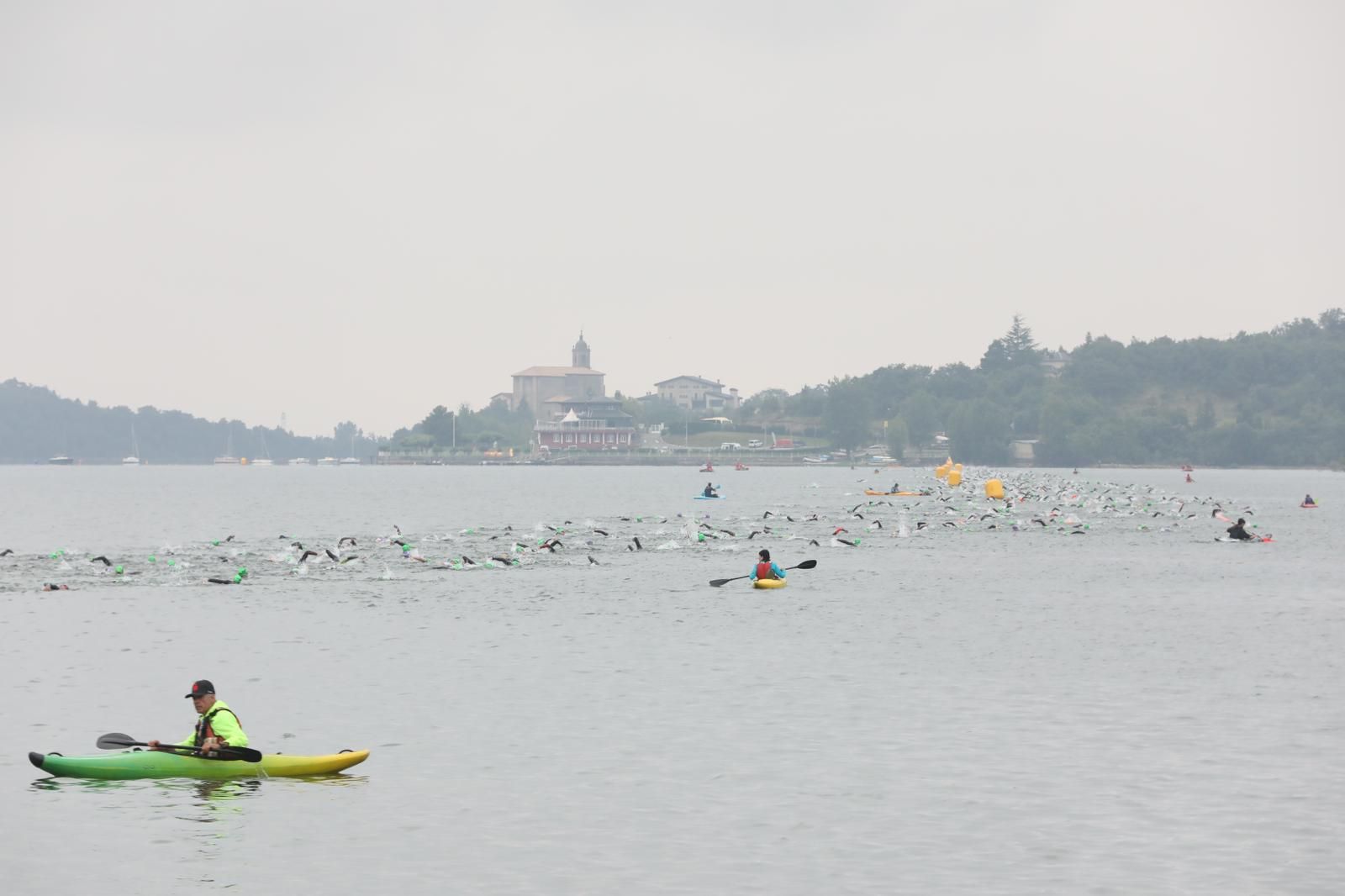 Las imágenes del Ironman de Vitoria 2025