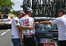 Almeida abandona el Tour tras su grave caída el viernes y debilita al UAE de Pogacar