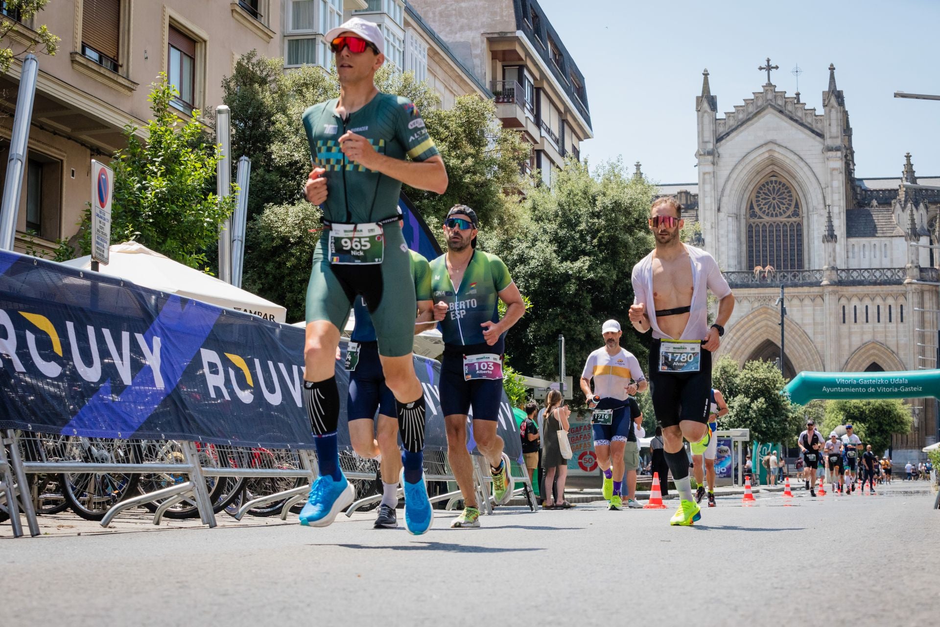 Las imágenes del Ironman de Vitoria 2025