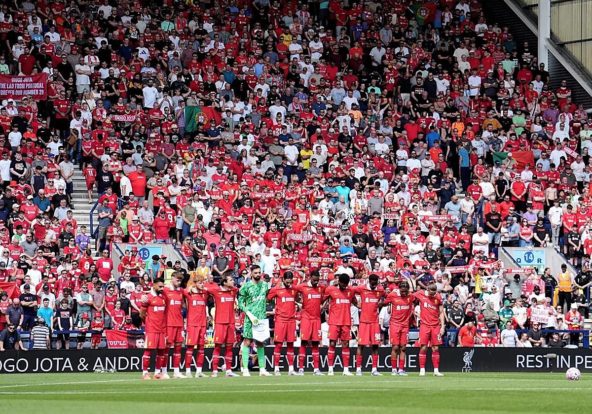 Imagen del solemne minuto de silencio.