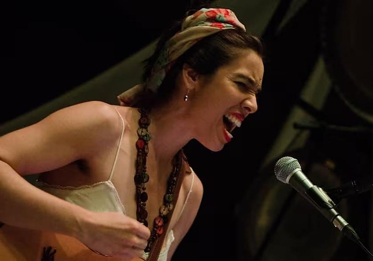 Muere Luvi Torres, la cantante argentina que rechazó tratarse el cáncer para seguir su método de autosanación